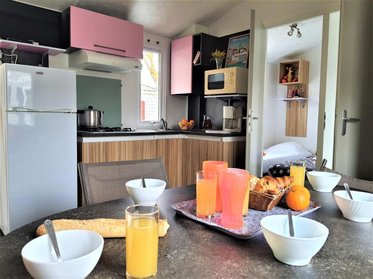 Camping Le Clos Des Pins Saint-Hilaire-de-Riez Exterior foto